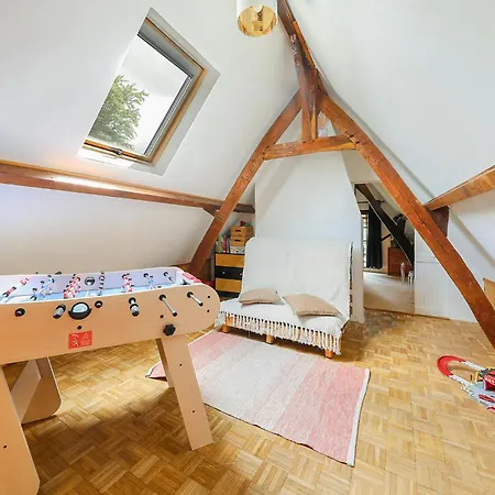 Holiday home Amazing In Haudricourt Aubois