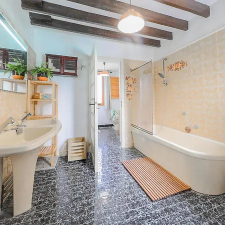 Holiday home Amazing In Haudricourt Aubois